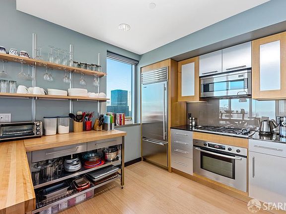 4th image of 333 1st St Penthouse N2001