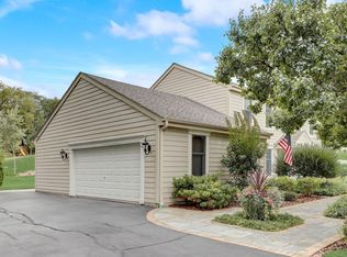 1120 Tanglewood Ct, Brookfield, WI 53005