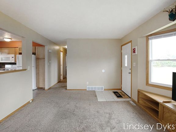 5th image of 12379 Long Lake Dr