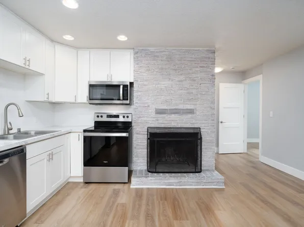 Columbia Court Apartments