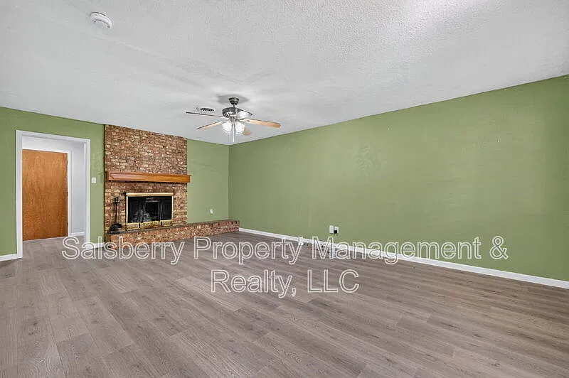 3 bed, 2.0 bath, 1794 sqft, $2,000 — Photo 4