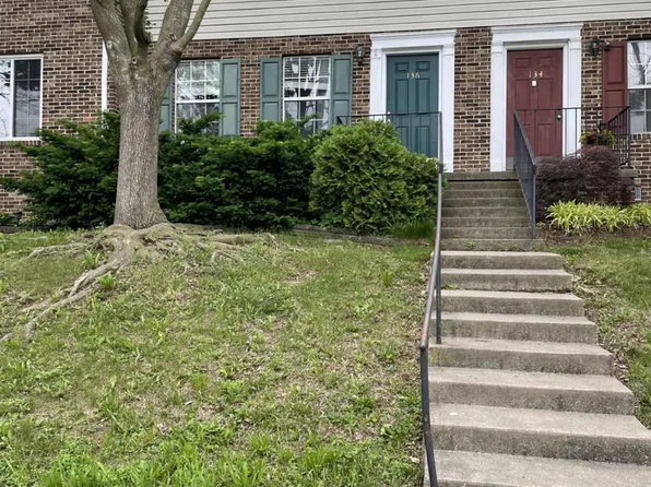 136 Parkside Dr, Winchester, VA 22602