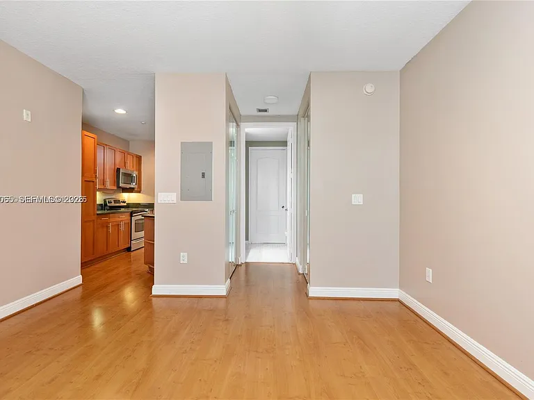 365 SW 13th Ter #- — Photo 19