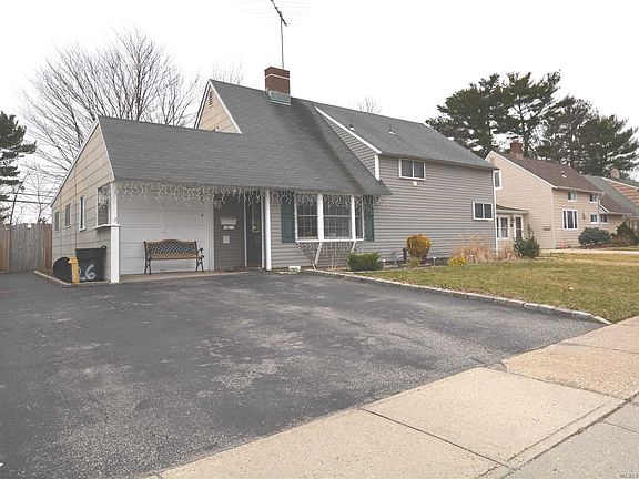 2nd image of 26 Grape Ln