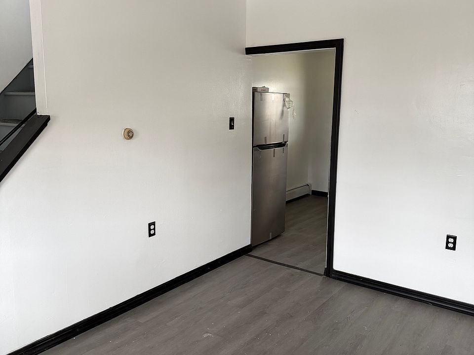 1st image of 302 Owen St #1