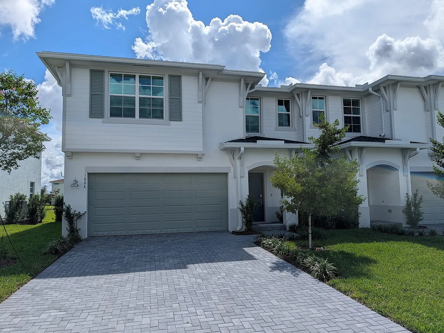 4 bed, 3.5 bath, 2308 sqft, $4,050 — Photo 1