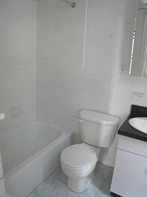 Rented by City Connections Realty | media 3