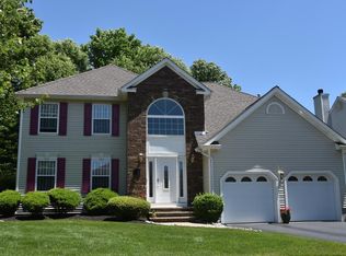 33 Brandywine Dr, Matawan, NJ 07747