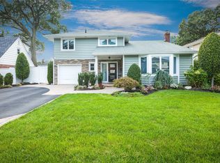 32 Stratford Ct, North Bellmore, NY 11710