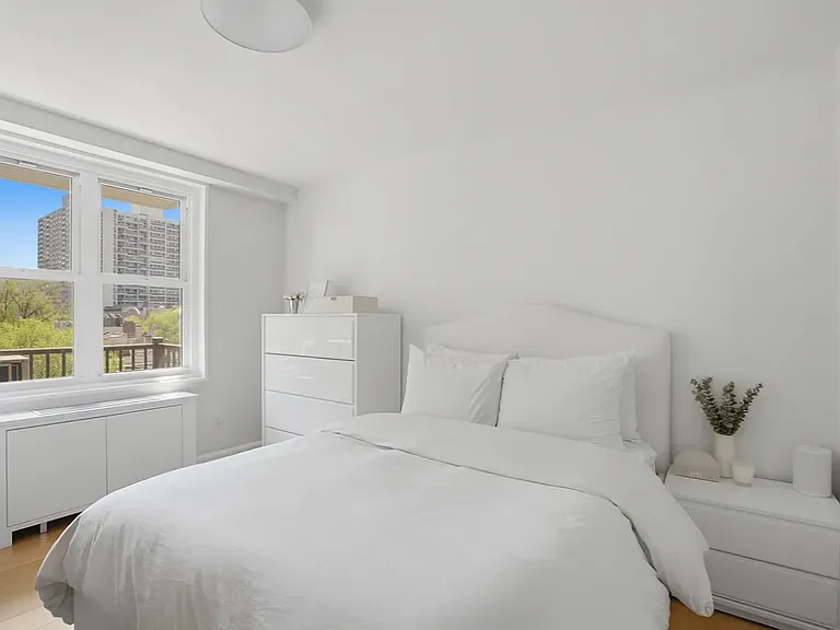 175 W 95th St #8H — Photo 7