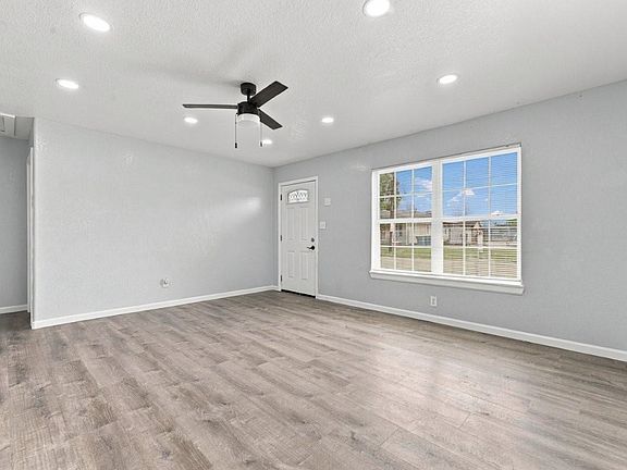 3rd image of 501 Scott St