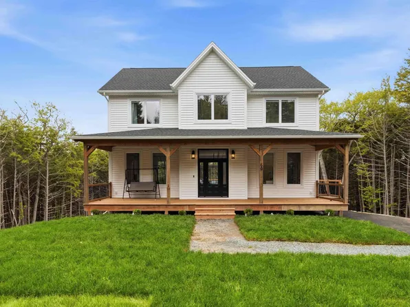 60 Wickshire Ln, Grand Lake, NS B2T 1B3