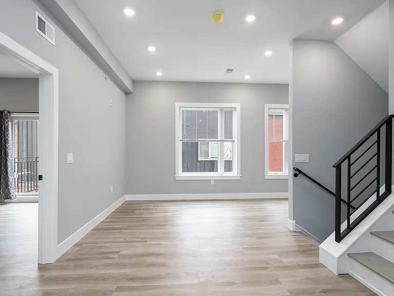 2323 E Cabot St #3 — Photo 9