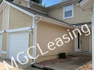 1005-A NE Whispering Winds Cir, Lees Summit, MO 64064