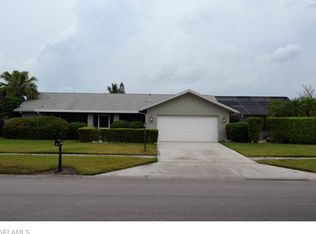 4490 Beechwood Lake Dr, Naples, FL 34112