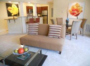 4627 Seminary Rd APT 203, Alexandria, VA 22304