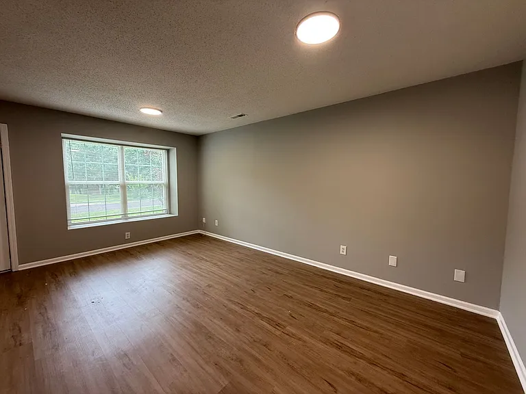 608 N Jackson St — Photo 2