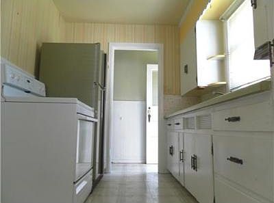 4th image of 522 E Irvington Ave