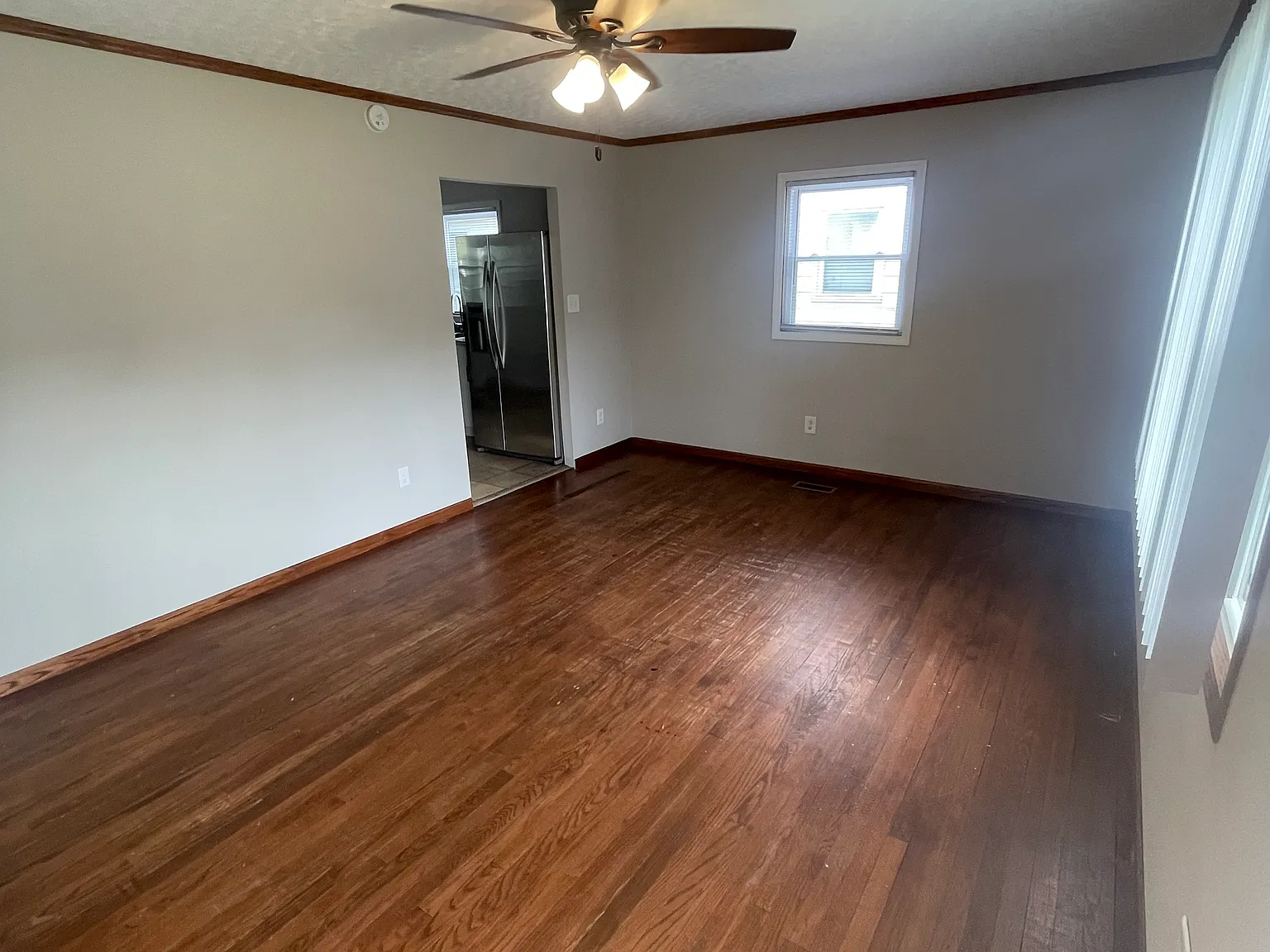 3 bed, 816 sqft, $1,300 — Photo 2