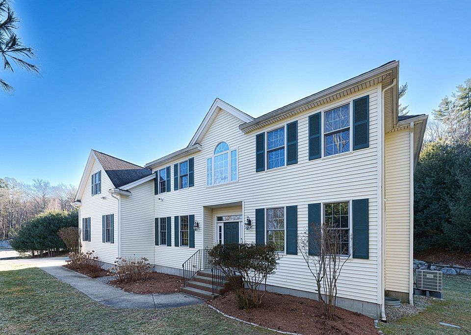 1st image of 300 Crownshield Ave