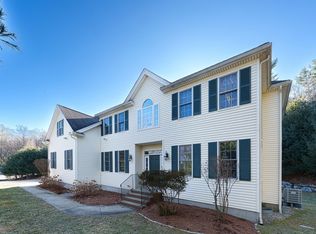 300 Crownshield Ave, Uxbridge, MA 01569