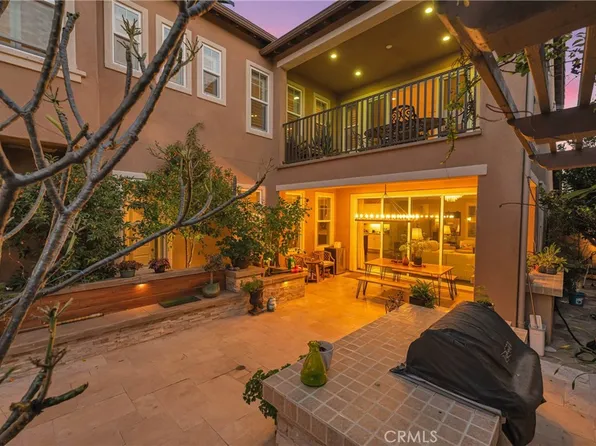 220 Barnes Rd, Tustin, CA 92782