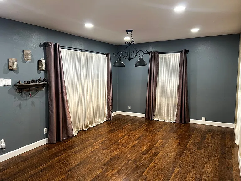 1020 S Rock Hill Rd — Photo 12