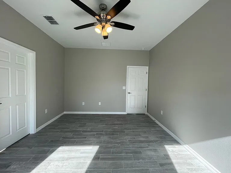 407 Bedlington Ct — Photo 15