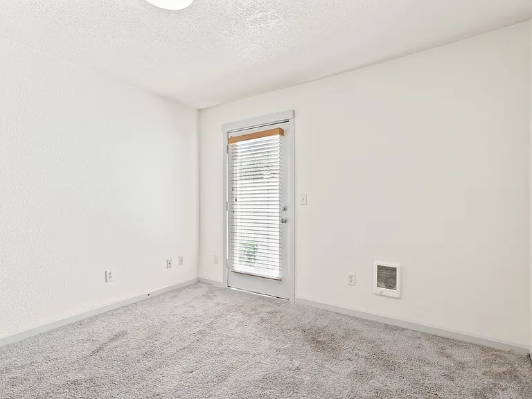 8950 N Kellogg St #15 — Photo 14