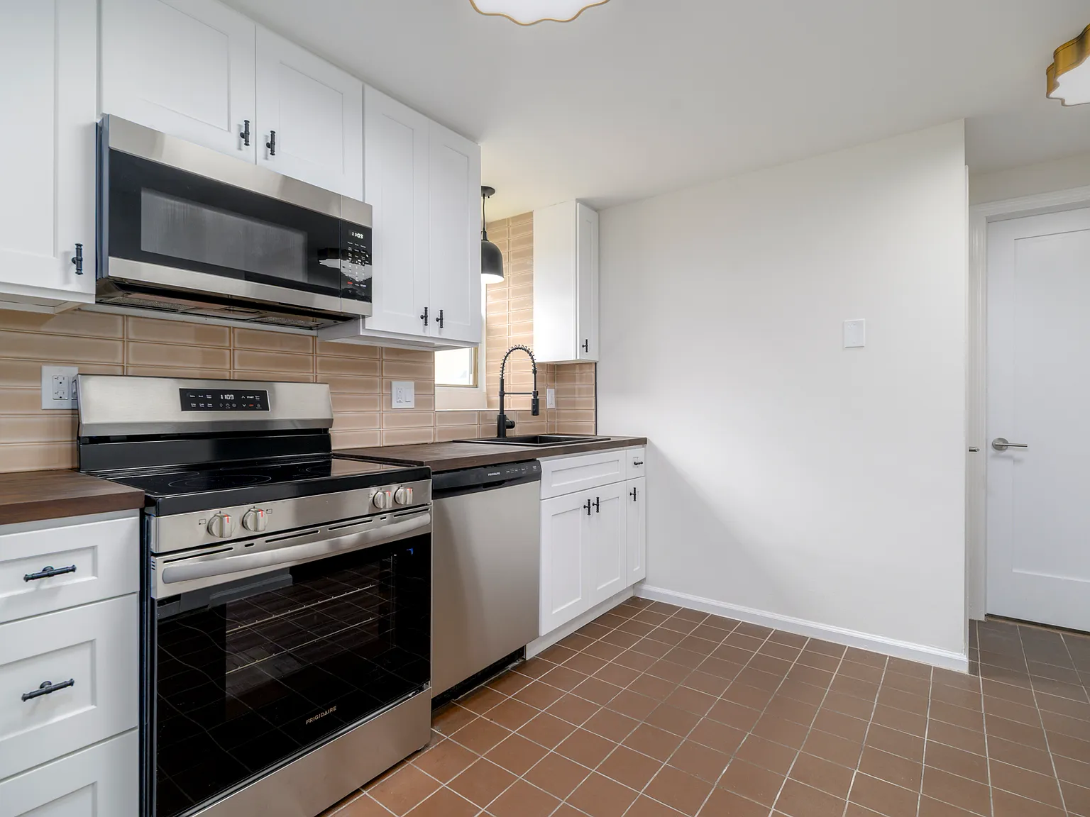 1 bed, 660 sqft, $2,200 — Photo 4