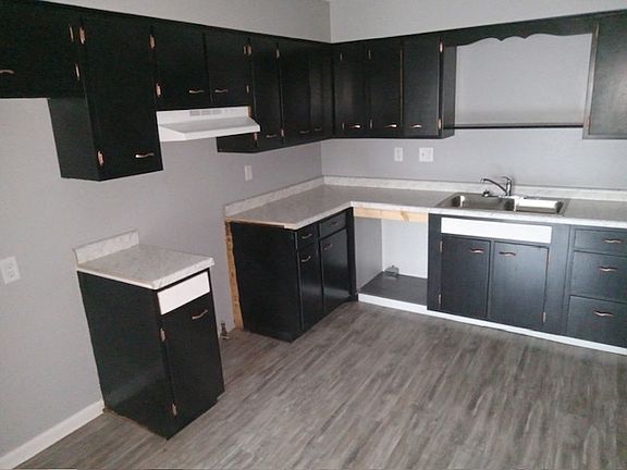 5th image of 4131 Eastridge Dr APT 2