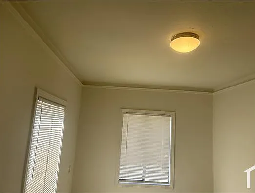 418 E St — Photo 5