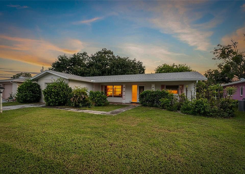 1st image of 2083 HILLWOOD DRIVE
