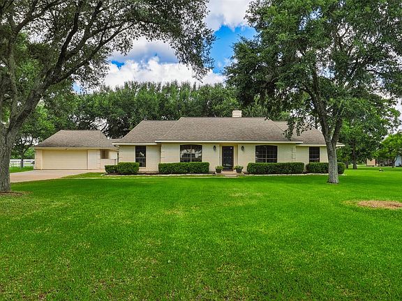 2nd image of 8485 Moravian Dr