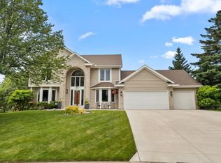 1541 Wexford Ct, Eagan, MN 55122