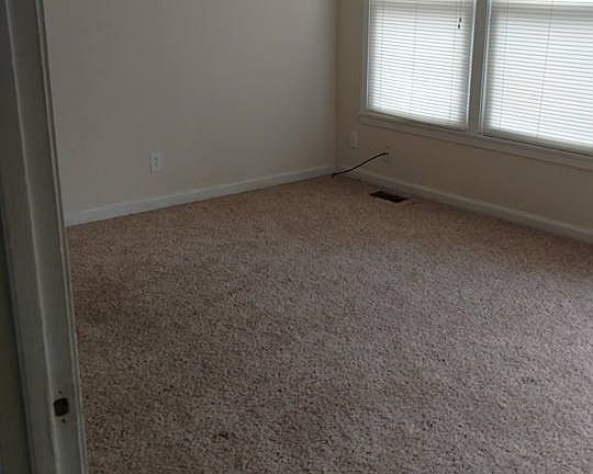 4th image of 522 Yvonne Dr