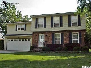 2nd image of 66 Beverly Dr