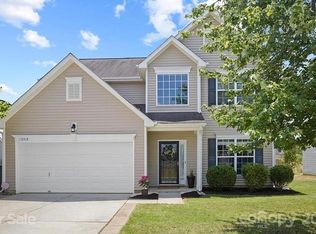 13715 Fairplains Ct, Charlotte, NC 28278