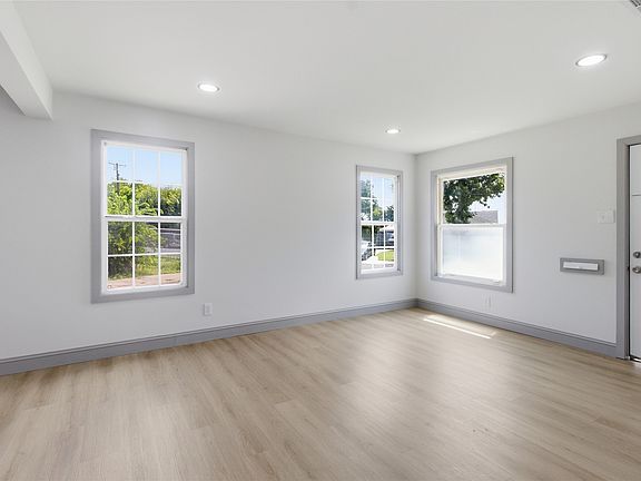 4th image of 2033 Redman Cir