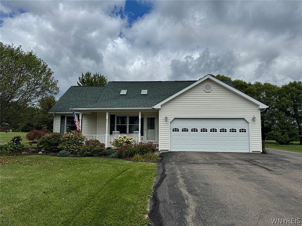 1st image of 8 Melodee Ln