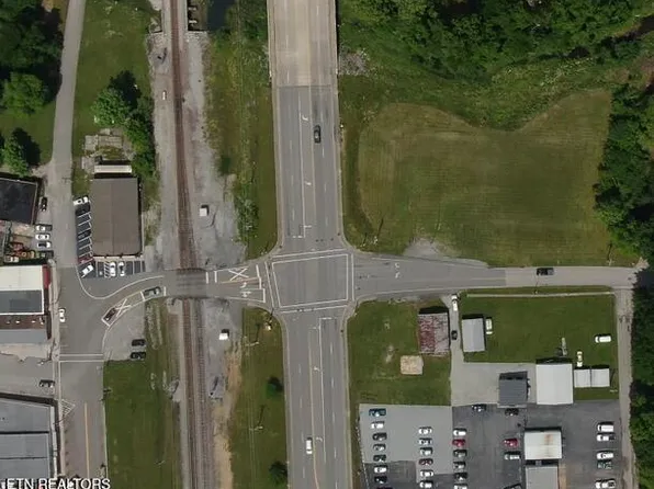 107 & 149 E Jackson Ave, Spring City, TN 37381