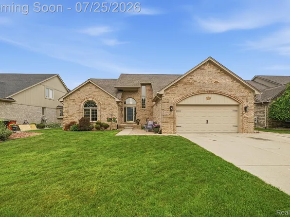 54049 Carnation Dr, Macomb, MI 48042