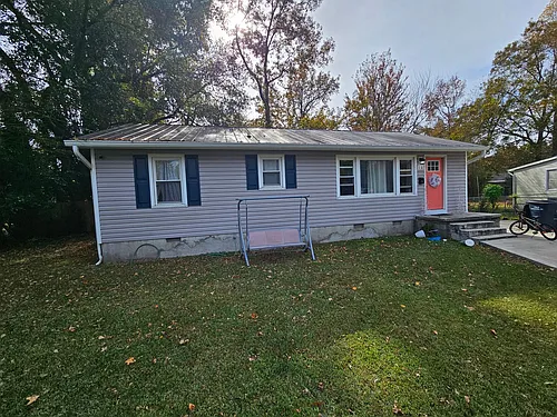16 White Oak St Photo 1