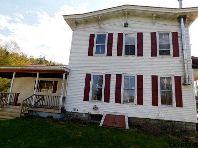 2nd image of 113 Valley Brook Rd