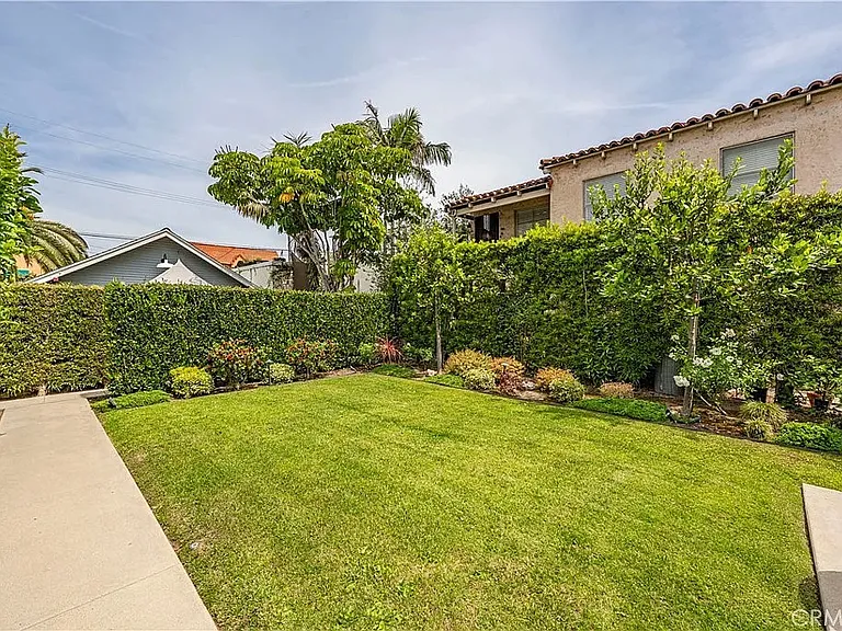 626 Temple Ave — Photo 15