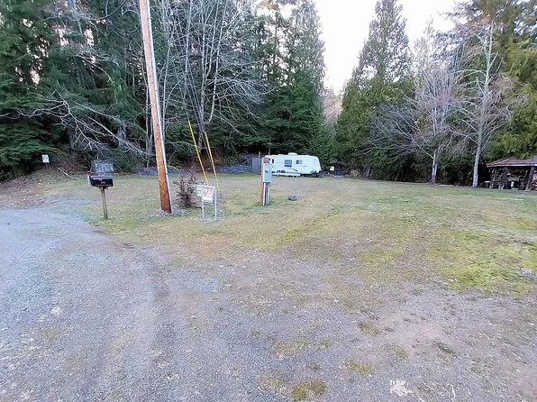 300 Forest Dr, Brinnon, WA 98320