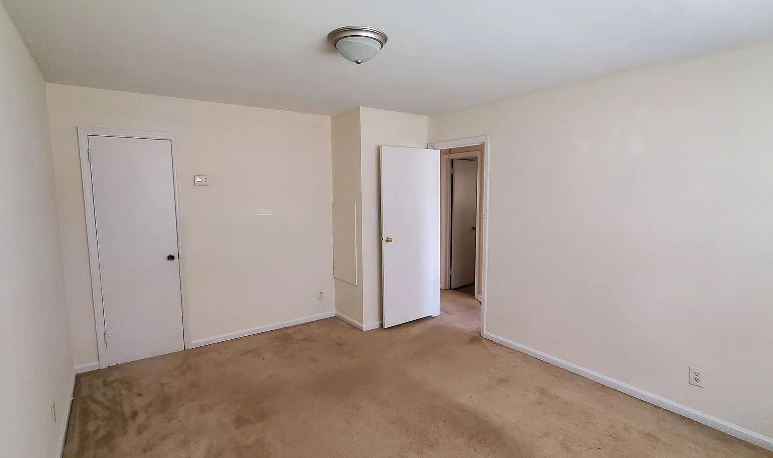 2 Bedroom Duplex — Photo 4