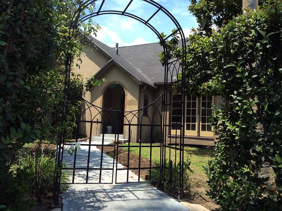house and front yard