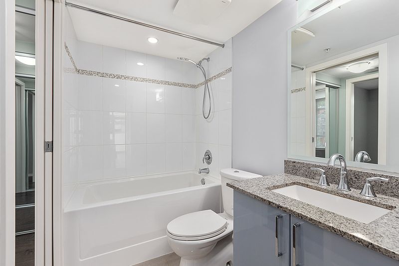 Vancouver Apartment for rent - 2 Bedrooms — photo 11