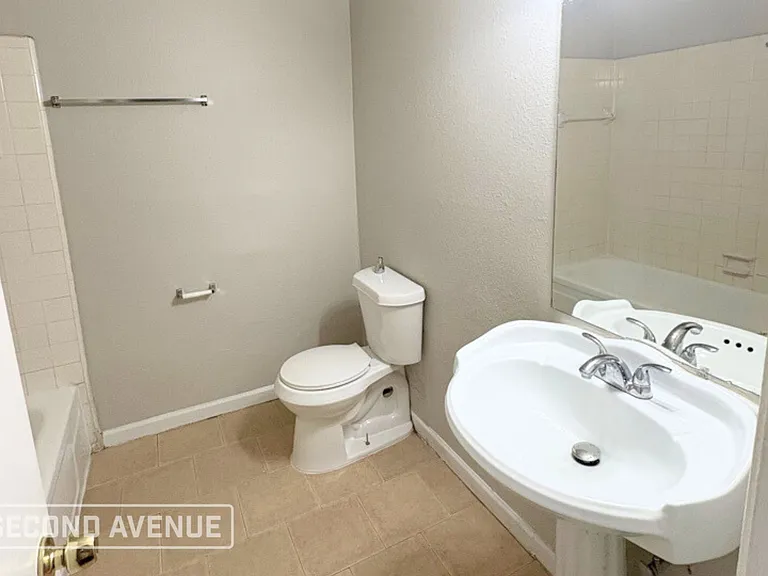 10122 Sagedowne Ln — Photo 11